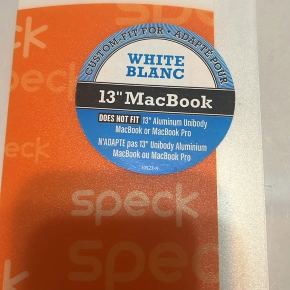 Speck see true clear 13 MacBook cases - Picture 4 of 6